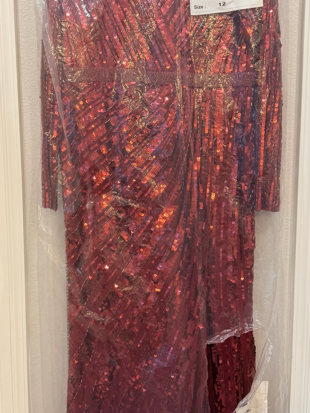 Mac Duggal Elegant burgundy Sequin Long Sleeve Evening Dress NWT